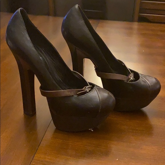 Fendi Heels - Picture 2 of 5